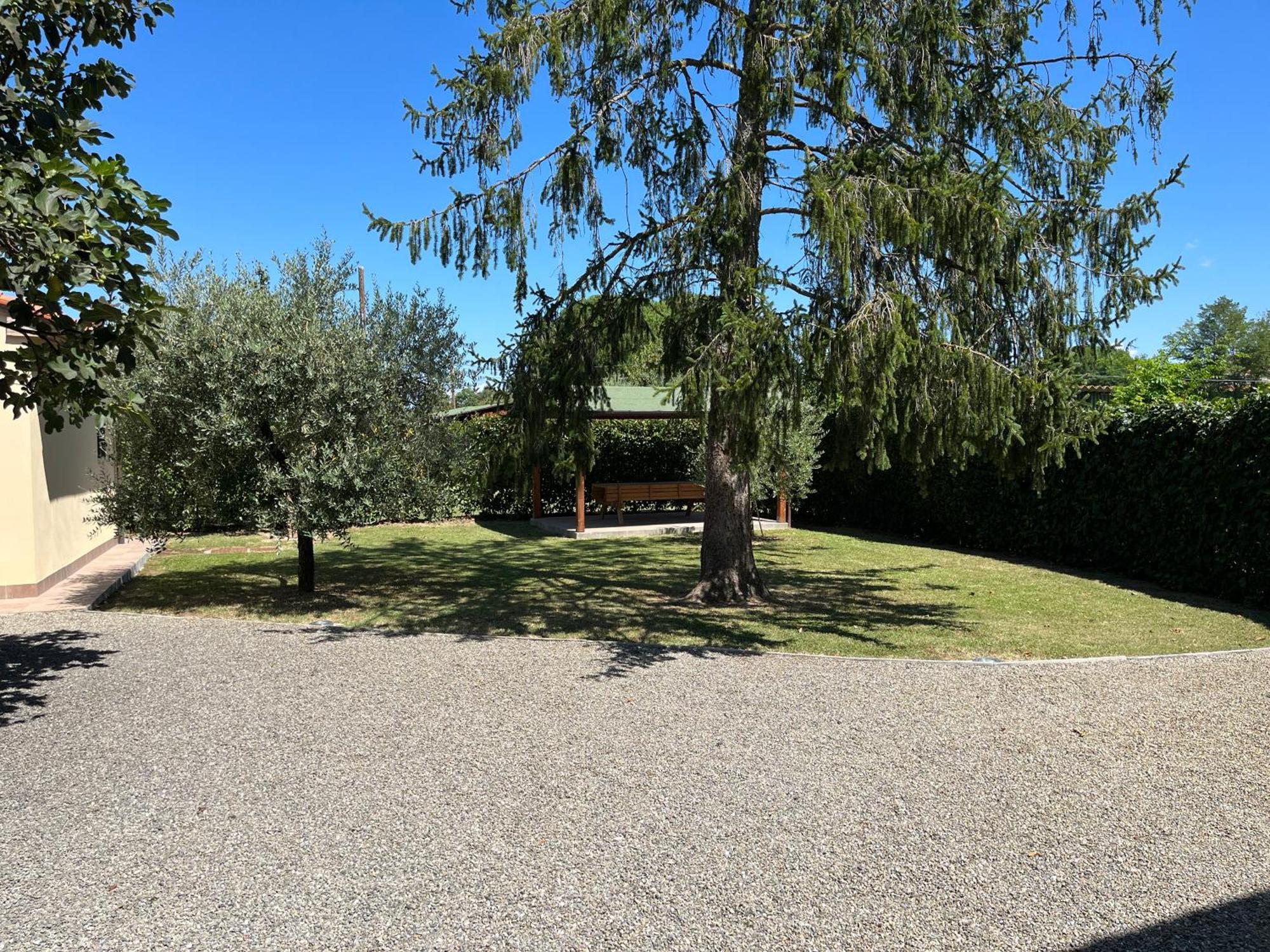 Holiday House La Rosa Terricciola 外观 照片